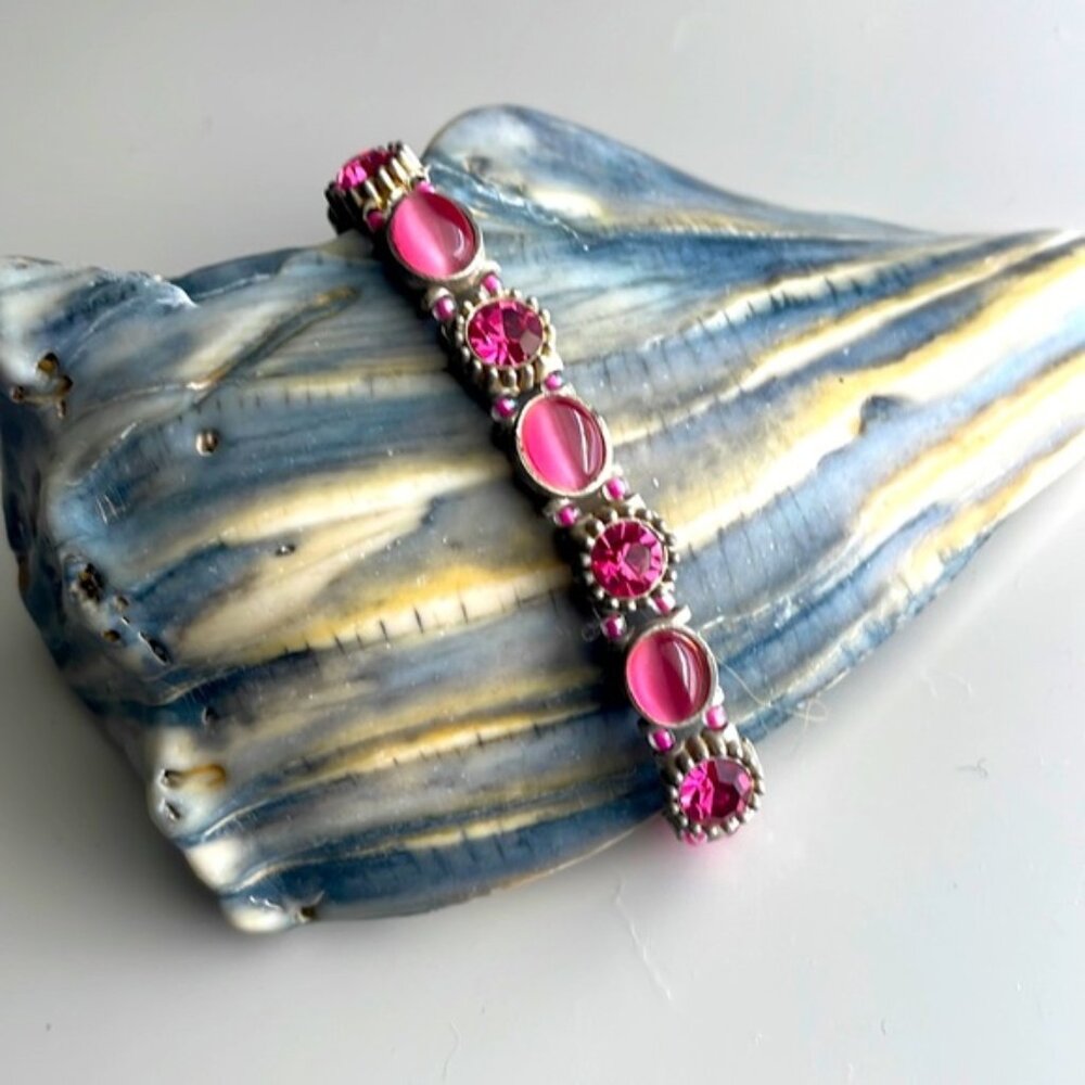 Pink stone & silver tone stretch bracelet